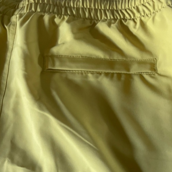 Duluth Trading Pier Genius Unlined Yellow Men's Shorts 9” Xlarge - Picture 10 of 11